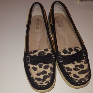 Sperry women's boat shoe 7.5